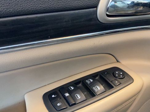 Used 2021 Jeep Grand Cherokee Limited w/ Premium Lighting Group AWD/4WD image 22