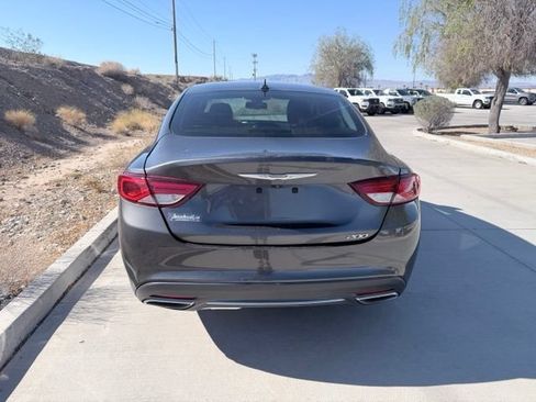 Used 2017 Chrysler 200 Limited Platinum w/ Comfort & Convenience Group FWD image 7