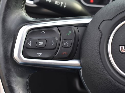 Used 2019 Jeep Wrangler Unlimited Sahara image 15