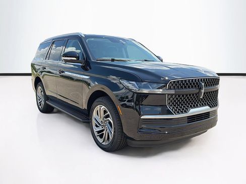 New 2026 Lincoln Navigator Premiere AWD/4WD image 3