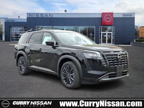 New 2026 Nissan Pathfinder SL w/ SL Premium Package AWD/4WD image 1