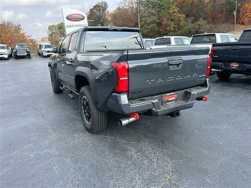 New 2025 Toyota Tacoma TRD Off-Road image 15