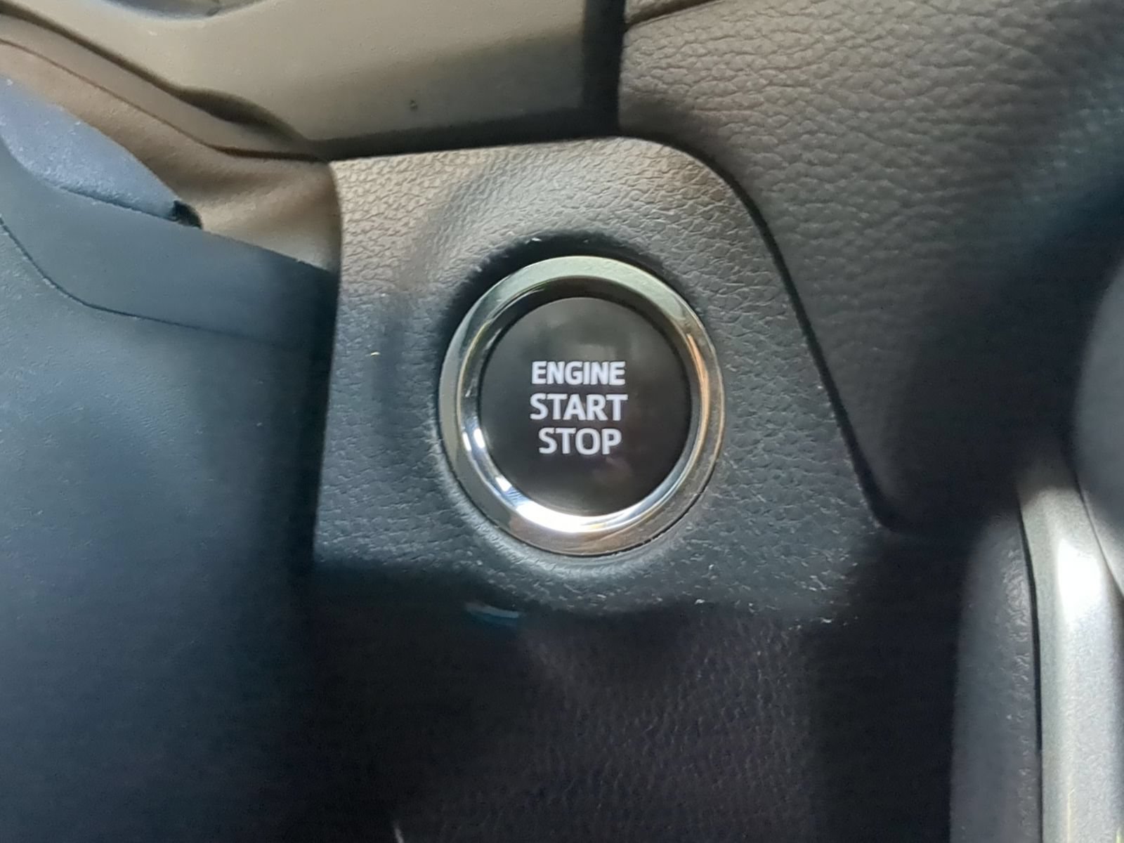 Used 2024 Toyota RAV4 XLE AWD/4WD image 17