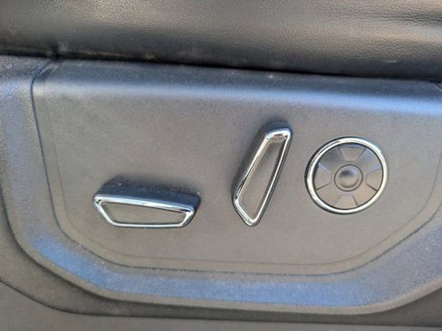 Used 2018 Ford F150 Platinum w/ Equipment Group 701A Luxury image 15