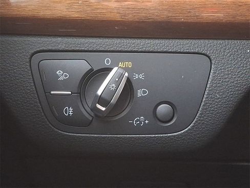 Used 2021 Audi Q5 2.0T Premium image 21