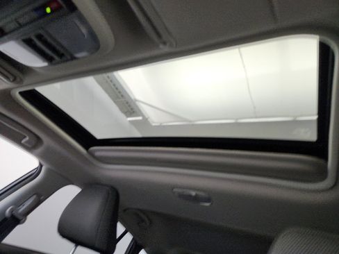 Used 2024 Subaru Crosstrek 2.0i Premium image 25