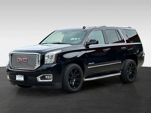 Used 2015 GMC Yukon Denali w/ Touring Package AWD/4WD image 3