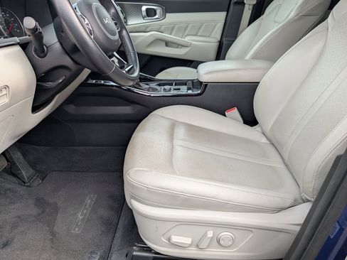 Used 2022 Kia Sorento SX image 15