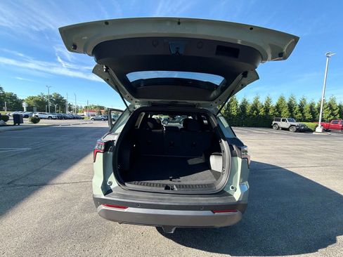 Used 2025 Chevrolet Equinox LT FWD image 24