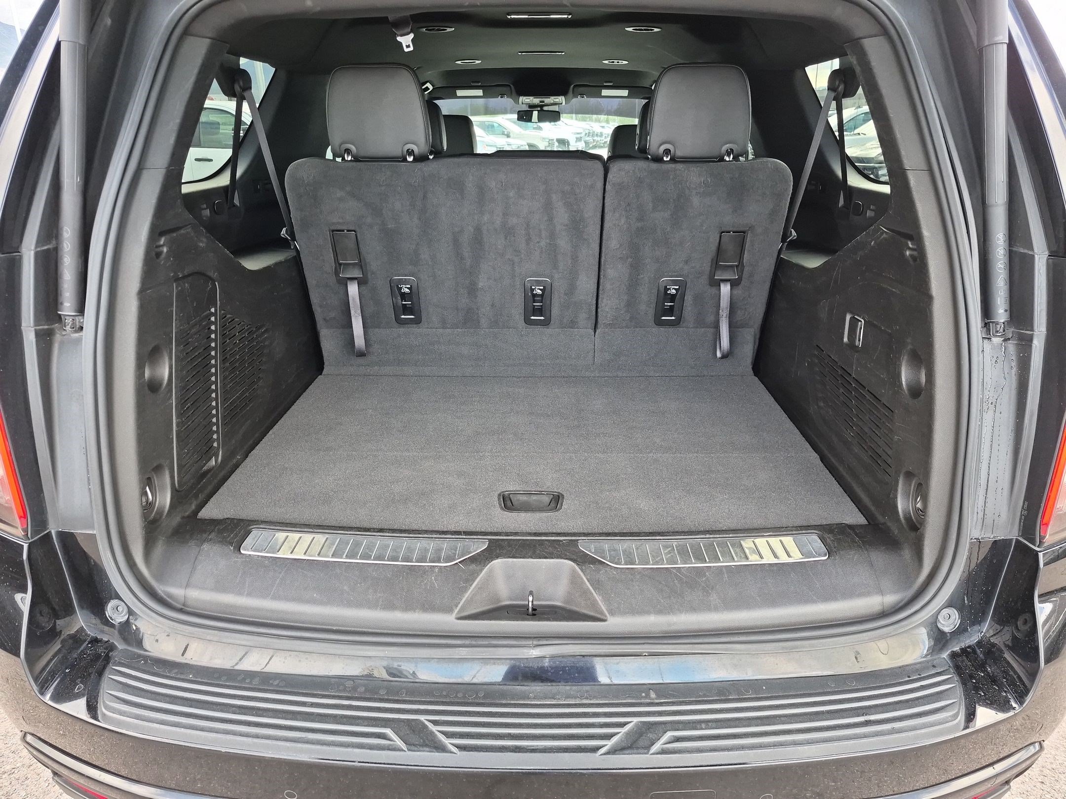 Used 2023 Chevrolet Suburban Z71 AWD/4WD image 29