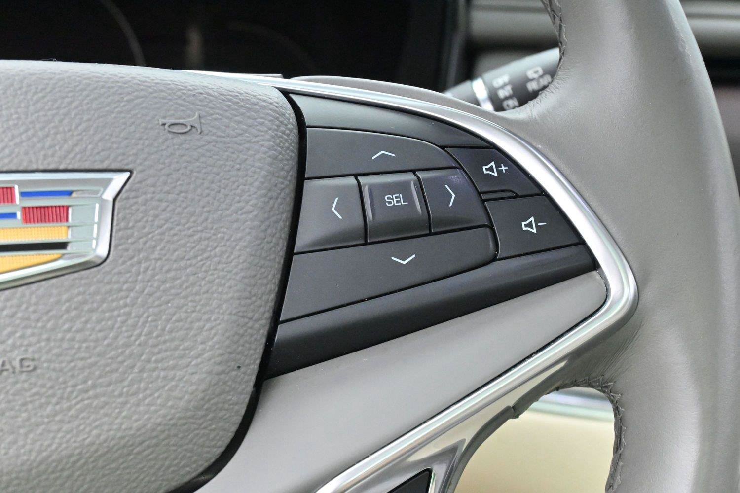 Used 2017 Cadillac XT5 Luxury w/ Driver Awareness Package FWD image 23