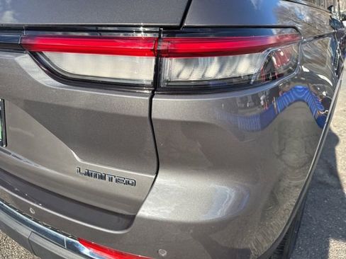 Certified 2022 Jeep Grand Cherokee Limited w/ Luxury Tech Group II image 36