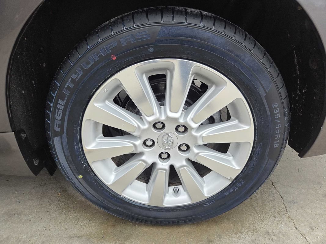 Used 2016 Toyota Sienna XLE w/ XLE Navigation Package AWD/4WD image 37