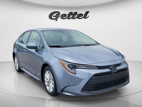 Certified 2023 Toyota Corolla LE w/ LE Premium Package FWD image 3