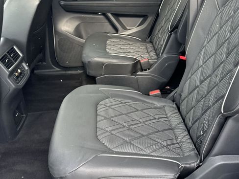 Used 2024 Volkswagen Atlas SEL Premium R-Line image 14