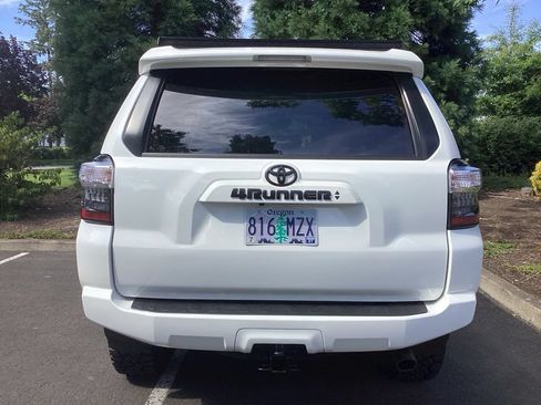 Used 2024 Toyota 4Runner SR5 Premium AWD/4WD image 21