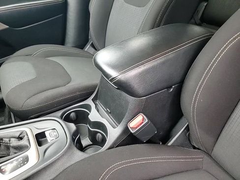 Used 2017 Jeep Cherokee Latitude image 18