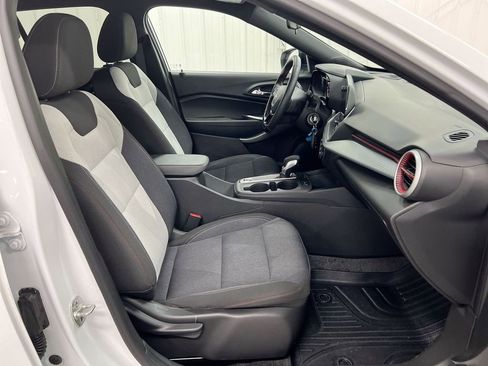 Used 2024 Chevrolet Trax RS w/ Driver Confidence Package FWD image 21