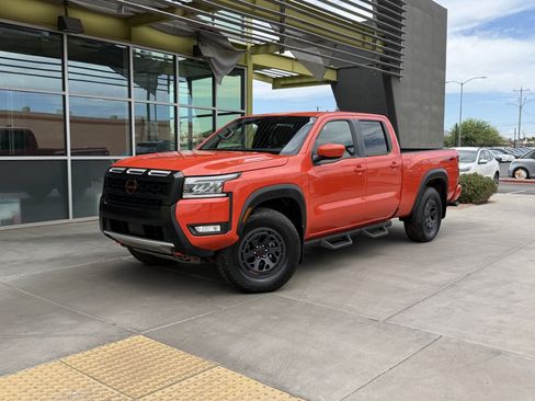 Used 2025 Nissan Frontier PRO-4X AWD/4WD image 1