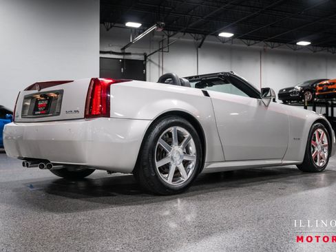 Used 2004 Cadillac XLR RWD image 5