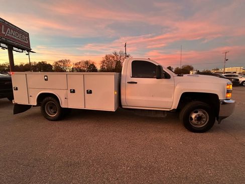 Used 2018 Chevrolet Silverado 3500 W/T image 4