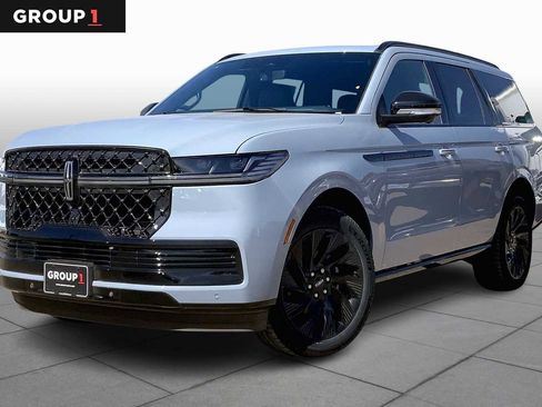 New 2026 Lincoln Navigator Reserve w/ Jet Appearance Package AWD/4WD image 1
