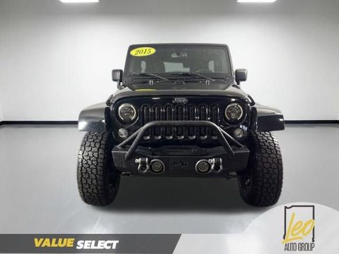 Used 2015 Jeep Wrangler Unlimited Sahara AWD/4WD image 2