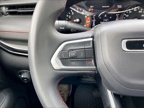 Used 2025 Jeep Compass Trailhawk AWD/4WD image 20