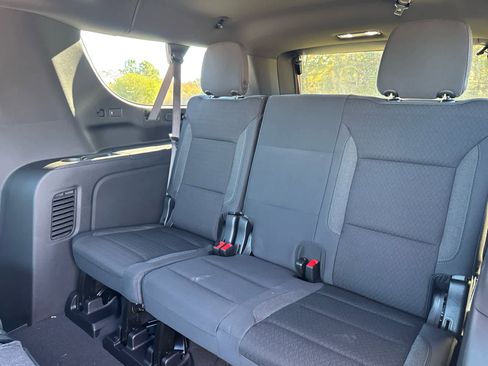 New 2026 Chevrolet Suburban LS image 17