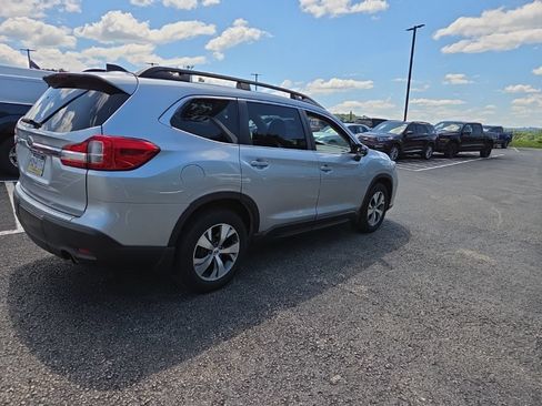 Used 2019 Subaru Ascent Premium w/ Popular Package #2 AWD/4WD image 8