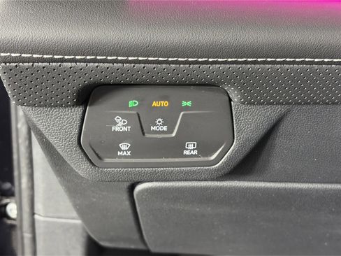 Used 2025 Volkswagen Atlas SEL image 29