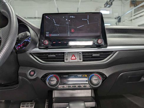 Used 2022 Kia Forte GT-Line w/ GT-Line Technology Package FWD image 31