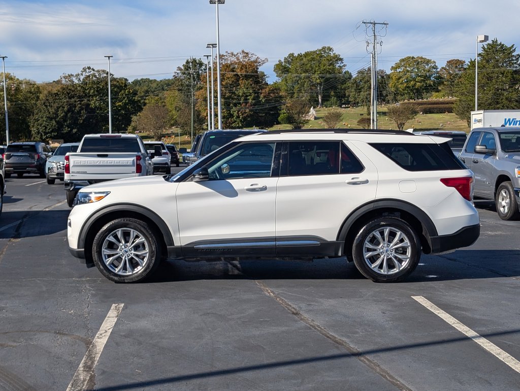 Certified 2024 Ford Explorer XLT w/ Equipment Group 202A AWD/4WD image 5