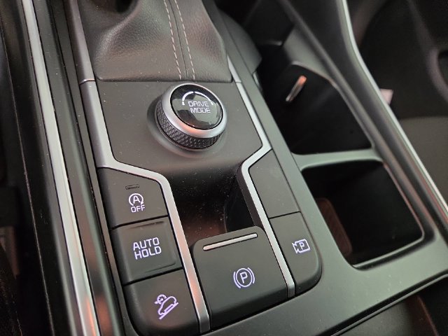 Certified 2025 Kia Sorento LX FWD image 24