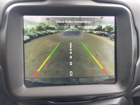 Used 2020 Jeep Renegade Altitude AWD/4WD image 30