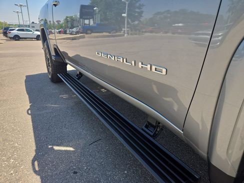 Used 2024 GMC Sierra 2500 Denali Ultimate AWD/4WD image 19
