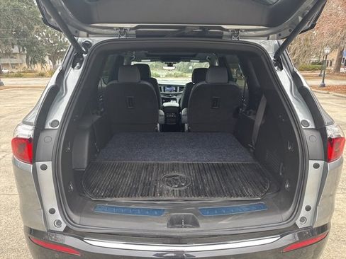 Used 2024 Buick Enclave Essence w/ Experience Buick Package image 8