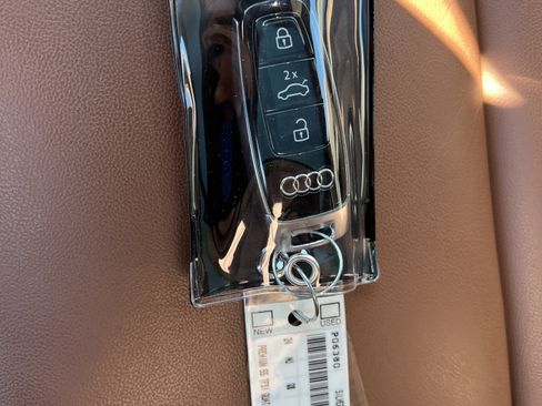 Used 2024 Audi Q8 Premium AWD/4WD image 38