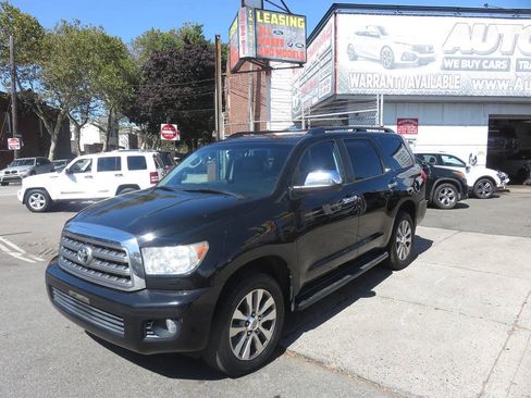 Used 2014 Toyota Sequoia Limited AWD/4WD image 2