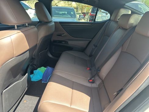 Used 2024 Lexus ES 350 w/ Premium Package image 18