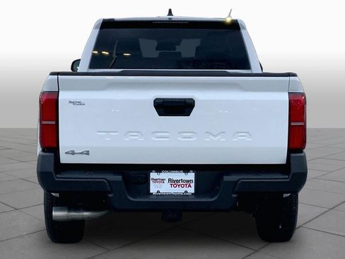 Used 2025 Toyota Tacoma SR AWD/4WD image 5