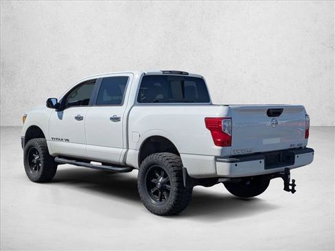 Used 2019 Nissan Titan SV w/ SV Convenience Package AWD/4WD image 7