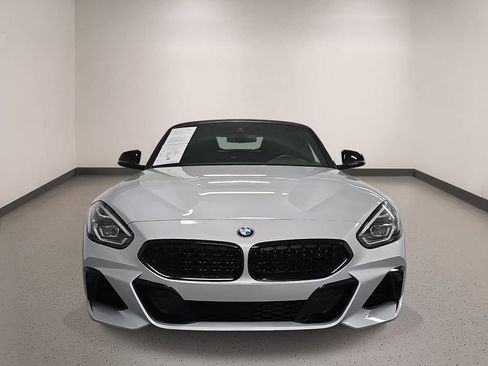 Used 2022 BMW Z4 M40i w/ Shadowloine Package RWD image 9