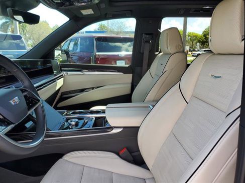 Used 2026 Cadillac Escalade Sport w/ LPO, ONYX Package image 40