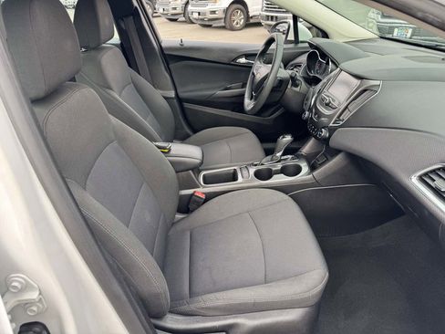 Used 2017 Chevrolet Cruze LT w/ Convenience Package image 14