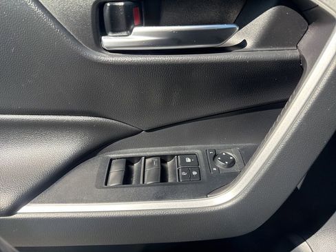 Used 2019 Toyota RAV4 XLE w/ Convenience Package AWD/4WD image 19