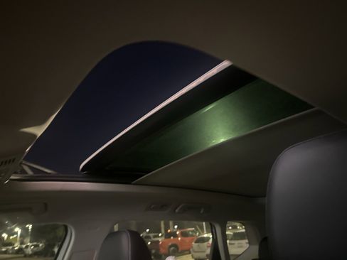 Used 2024 Volkswagen Taos SE image 5