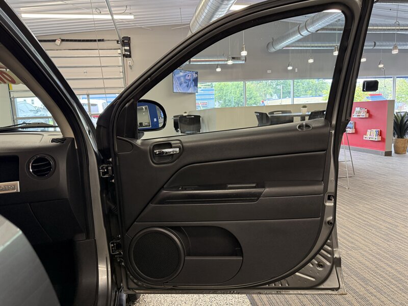 Used 2014 Jeep Compass Sport w/ Power Value Group FWD image 25