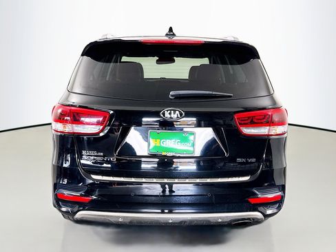 Used 2017 Kia Sorento SX image 8