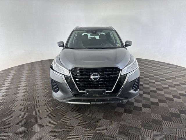 Used 2023 Nissan Kicks SV FWD image 2